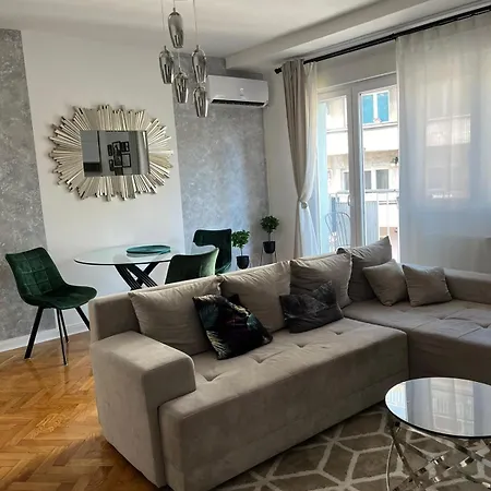 Sanja, Old Town Belgrado