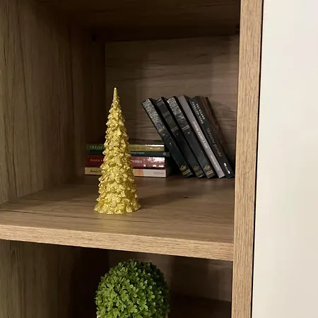 Sanja, Old Town Apartment *